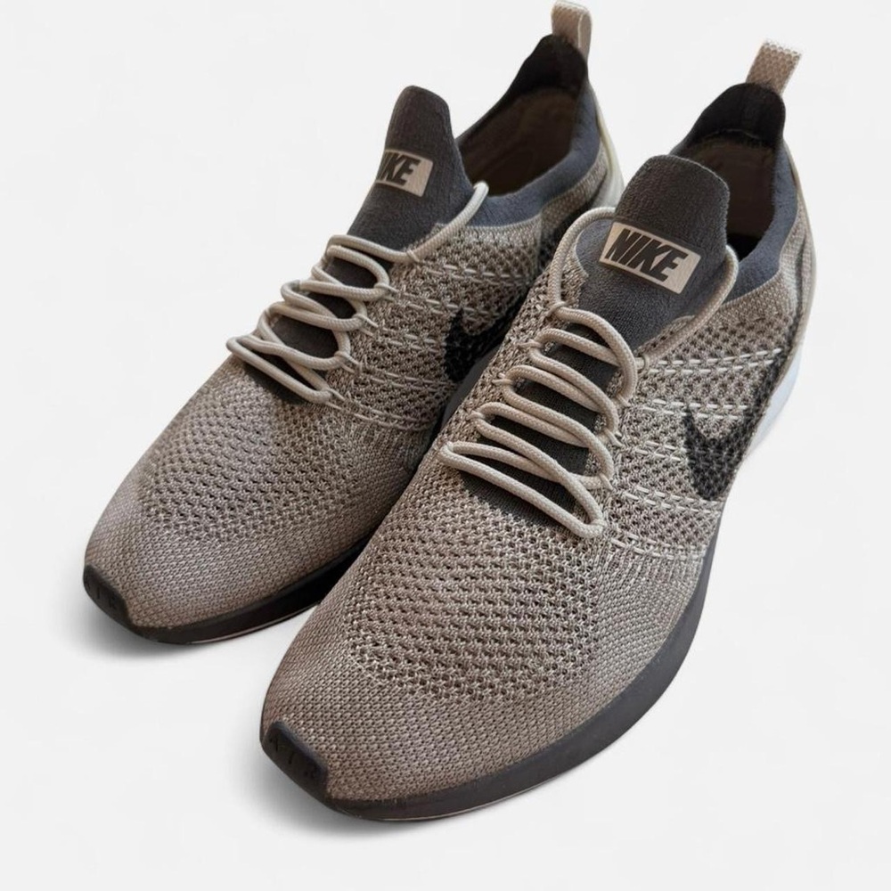 Nike Women’s Flyknit Grey Sneakers US 10 in excellent condition